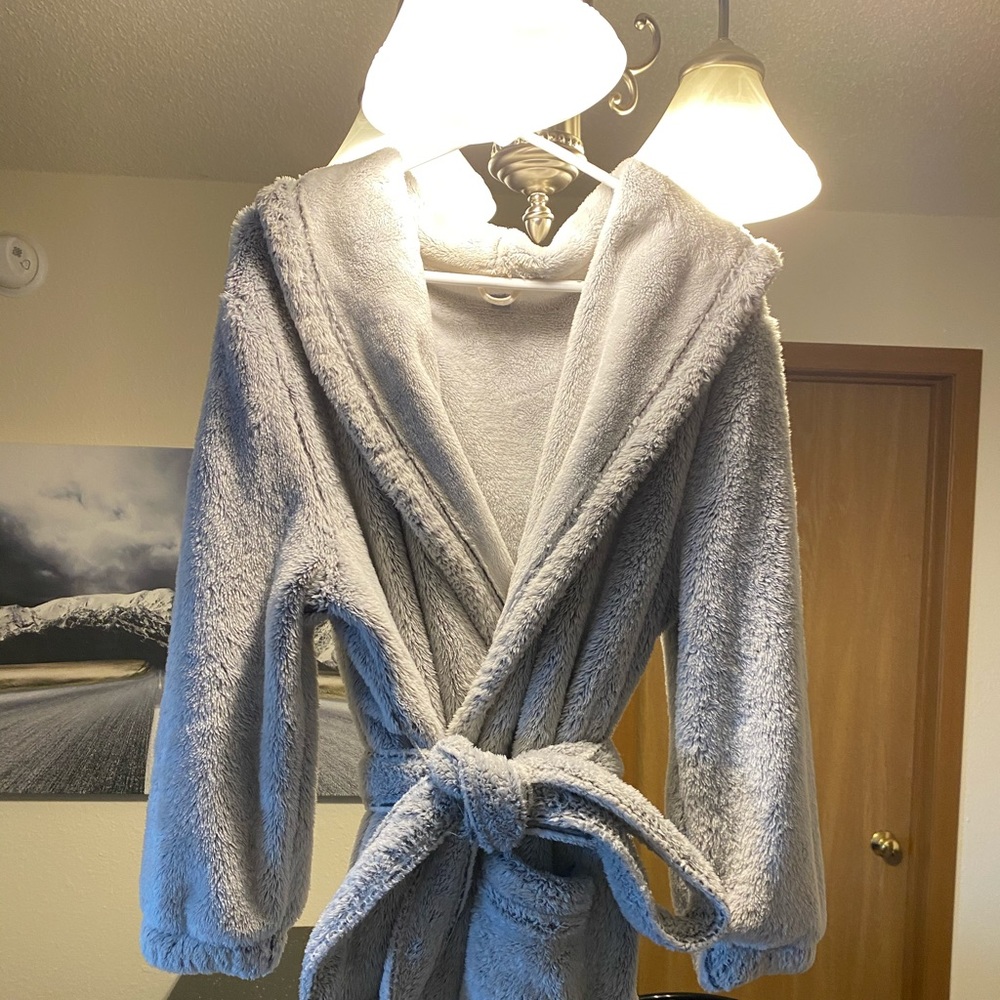 American Eagle Fuzzy robe